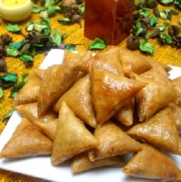 cuisine marocaine - recette marocaine des briouats aux amandes et au miel